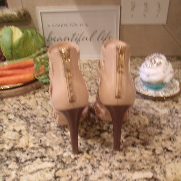 Rachel Zoe Sengal Sandals - Picture 10 of 16